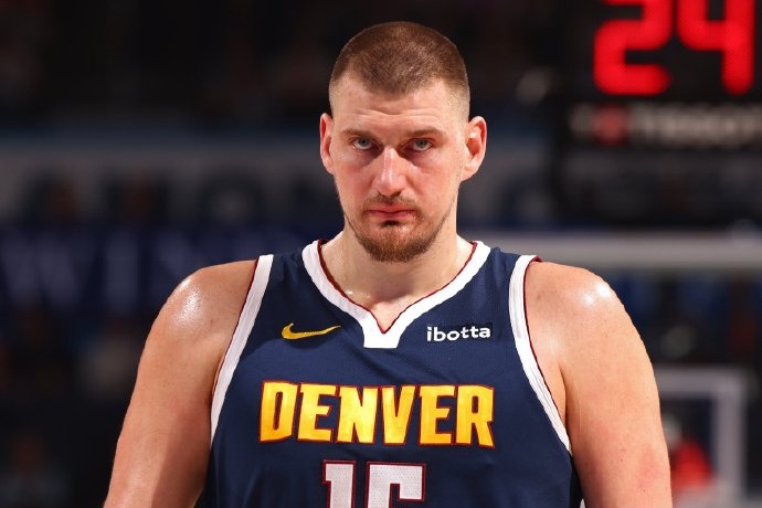 约基奇抵达广州，开启为期5天的中国行